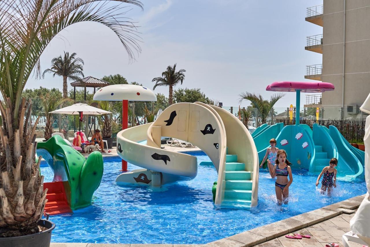Royale Sundance Studio 7 Beach Spa & Pool Mamaia Nord מראה חיצוני תמונה